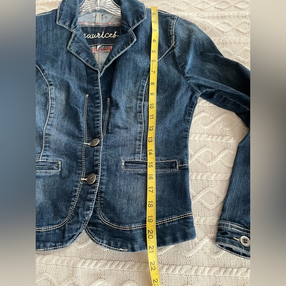 Maurices Denim Distressed Jacket with Button Details Women’s Size Medium - Picture 13 of 15